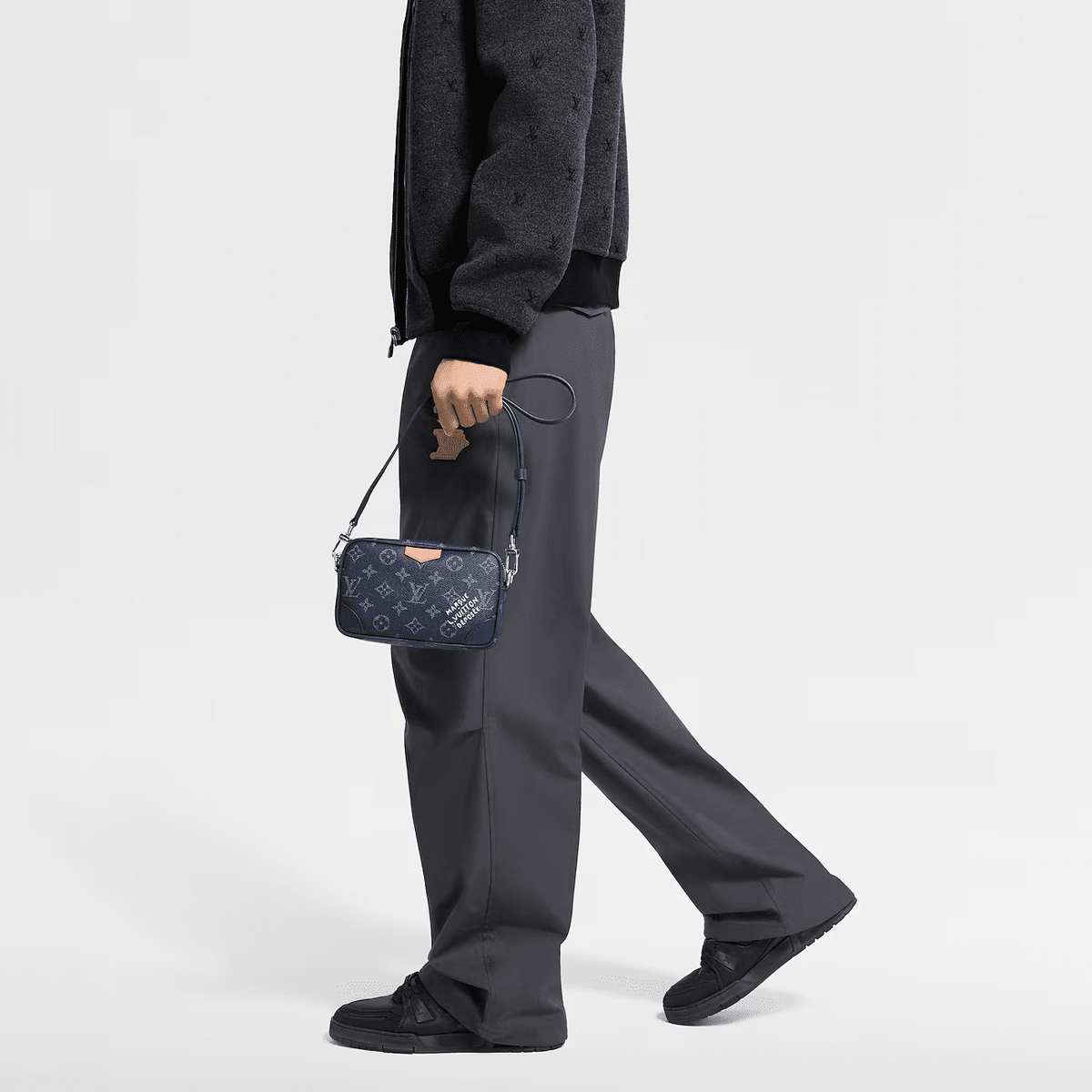 Louis Vuitton M26826 Trocadéro Wearable Wallet
