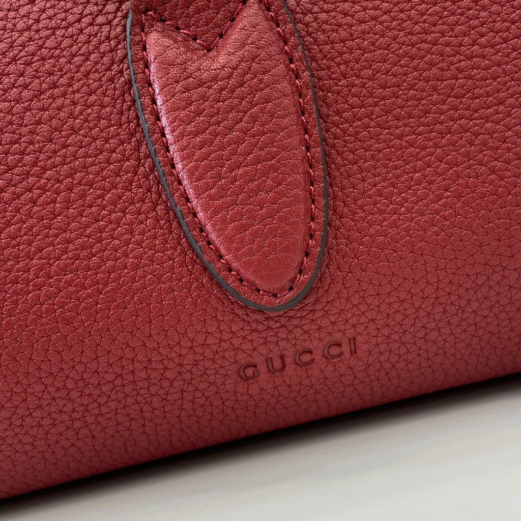 Gucci Medium tote bag with hook closure