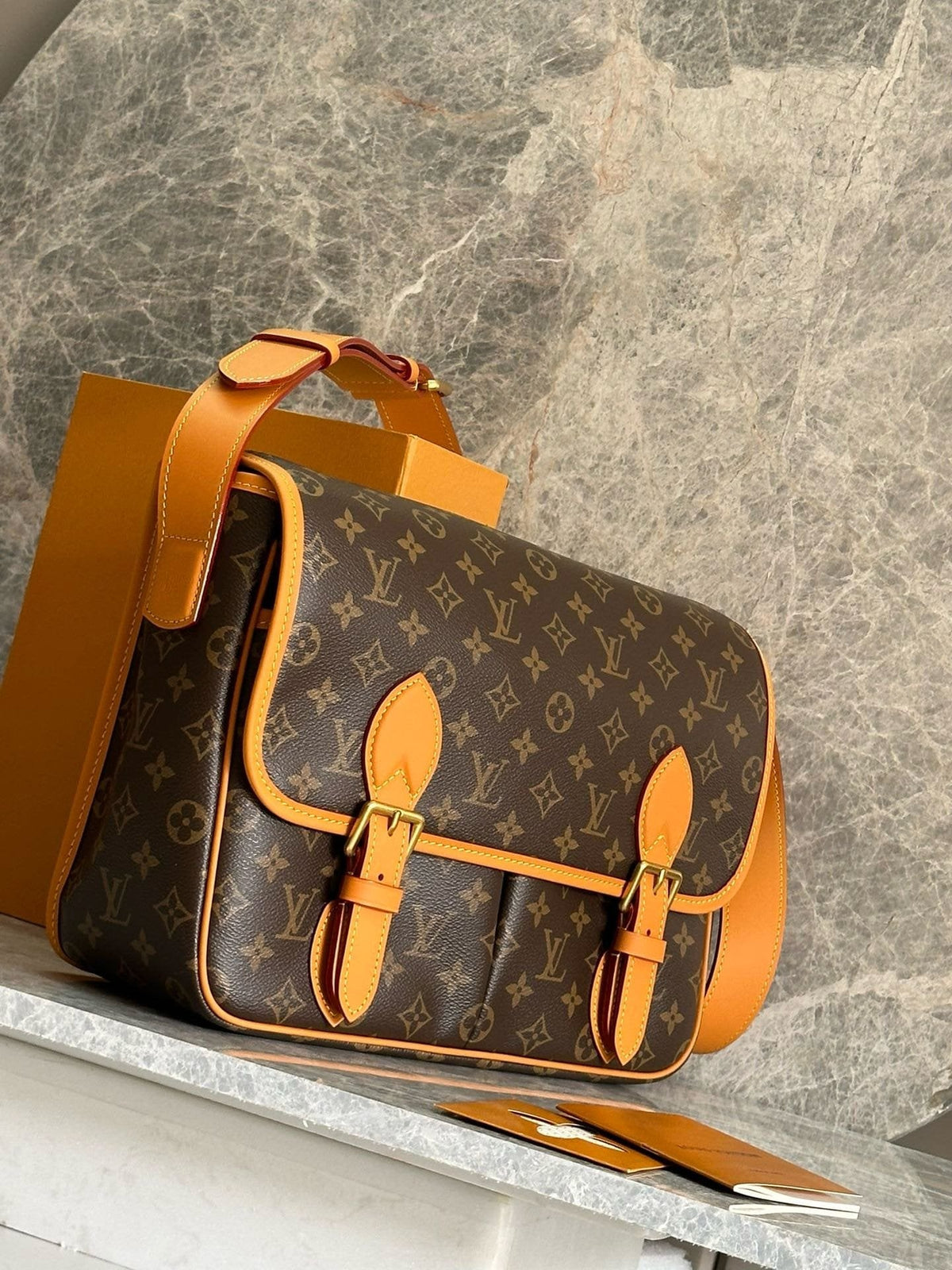Louis Vuitton M14723 Satchel Messenger