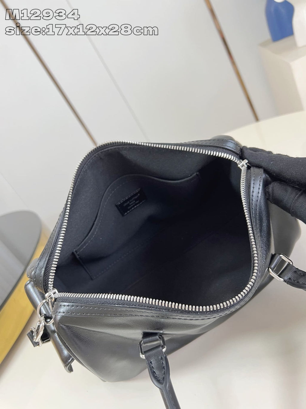 Louis Vuitton M12934 Speedy Cargo Vibe