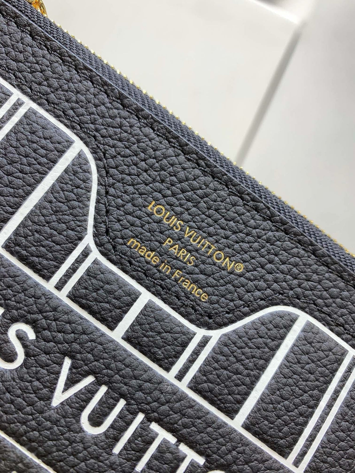 Louis Vuitton M12099 Neverfull Bandoulière Inside Out BB