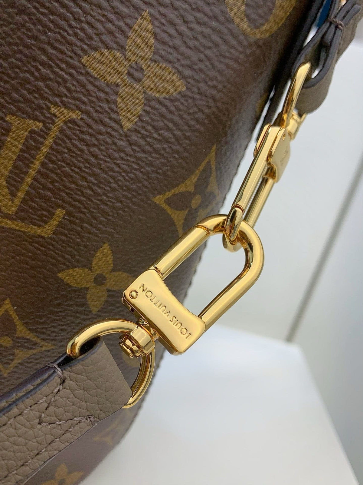 Louis Vuitton M12109 Neverfull Bandoulière Inside Out BB