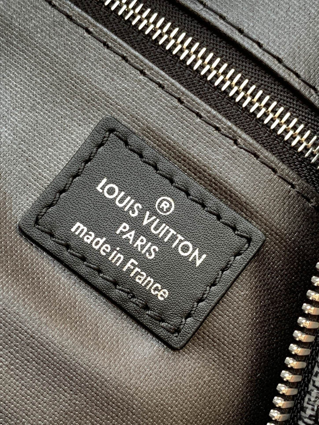 Louis Vuitton N40127 DOPP toiletry bag